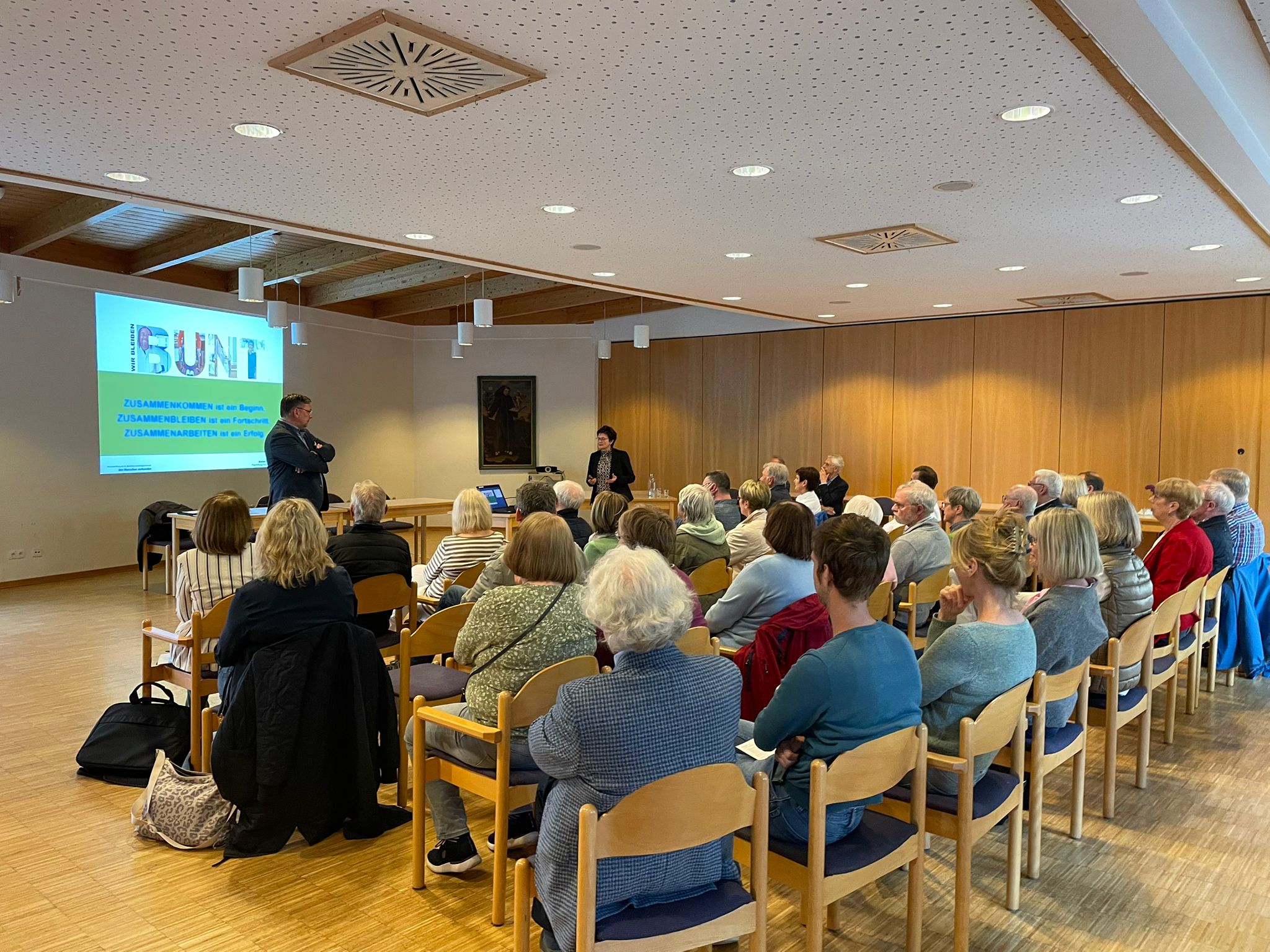 Große Aufmerksamkeit beim Vortrag des Marien Hospitals 